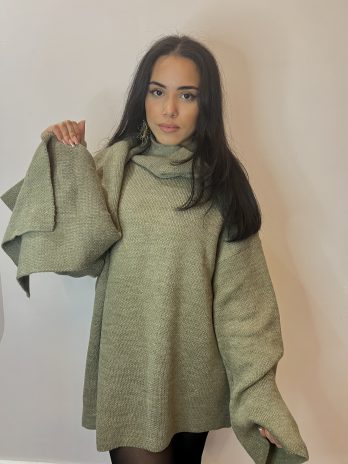 Pull vert écharpe